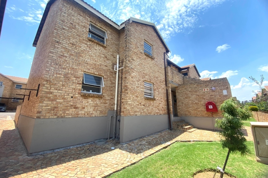 2 Bedroom Property for Sale in Honeypark Gauteng