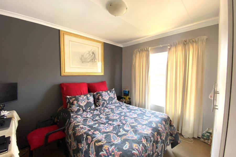 2 Bedroom Property for Sale in Honeypark Gauteng