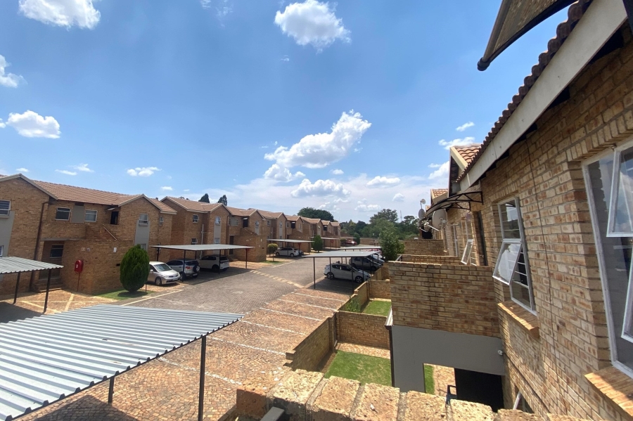 2 Bedroom Property for Sale in Honeypark Gauteng
