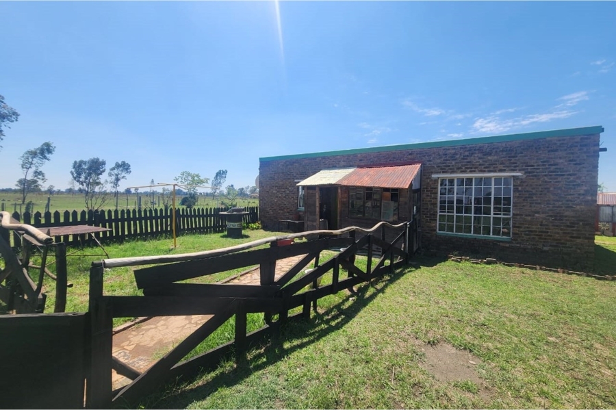 6 Bedroom Property for Sale in Endicott Gauteng