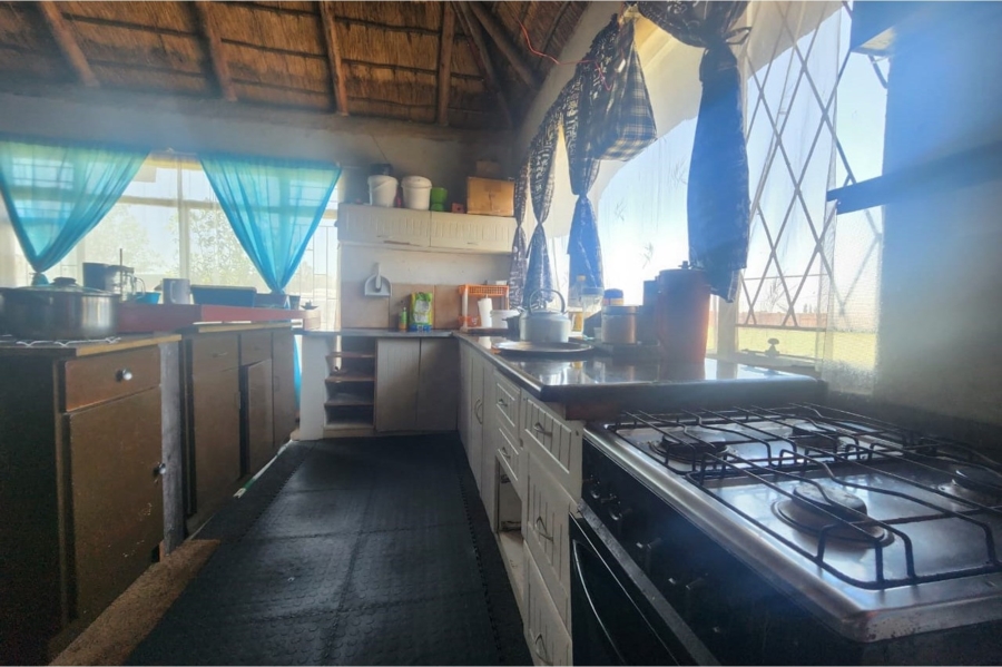 6 Bedroom Property for Sale in Endicott Gauteng