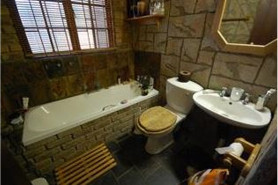 4 Bedroom Property for Sale in Winchester Hills Gauteng