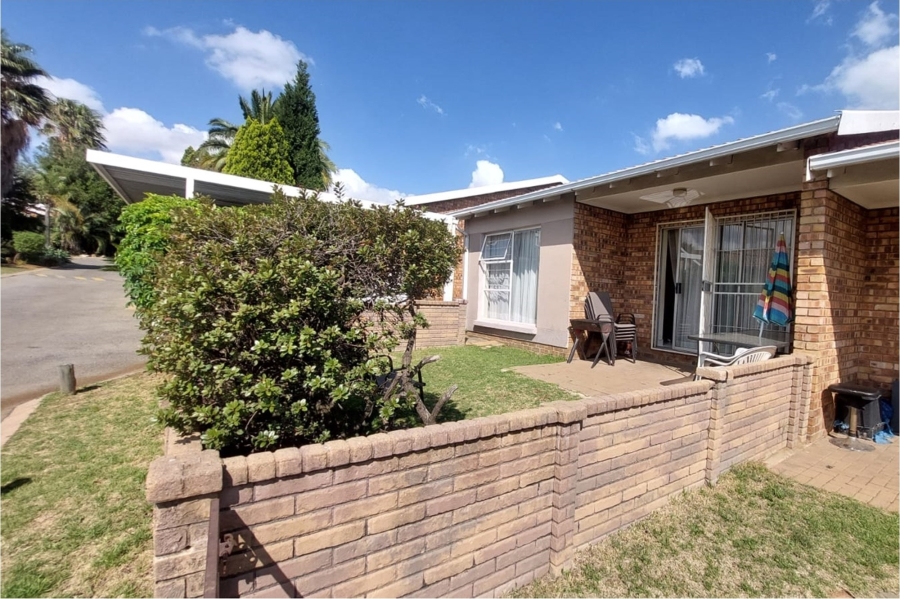 2 Bedroom Property for Sale in Liefde en Vrede Gauteng