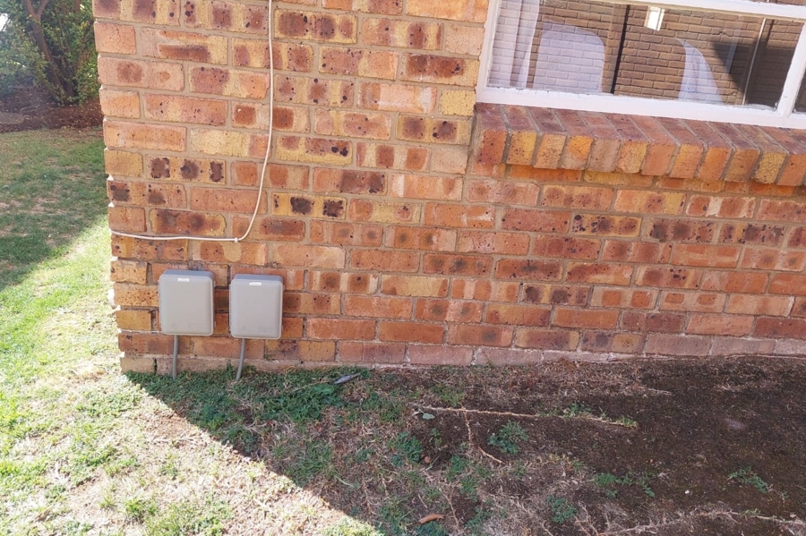 2 Bedroom Property for Sale in Liefde en Vrede Gauteng