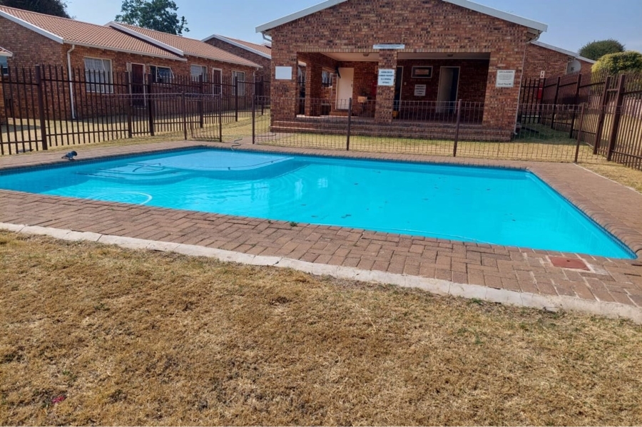 2 Bedroom Property for Sale in Liefde en Vrede Gauteng