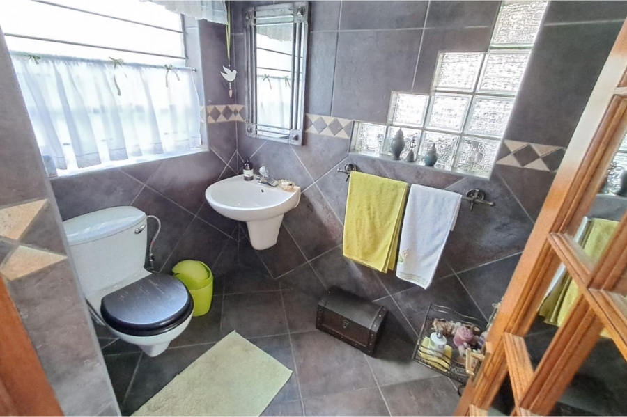 4 Bedroom Property for Sale in Eldoraigne Gauteng