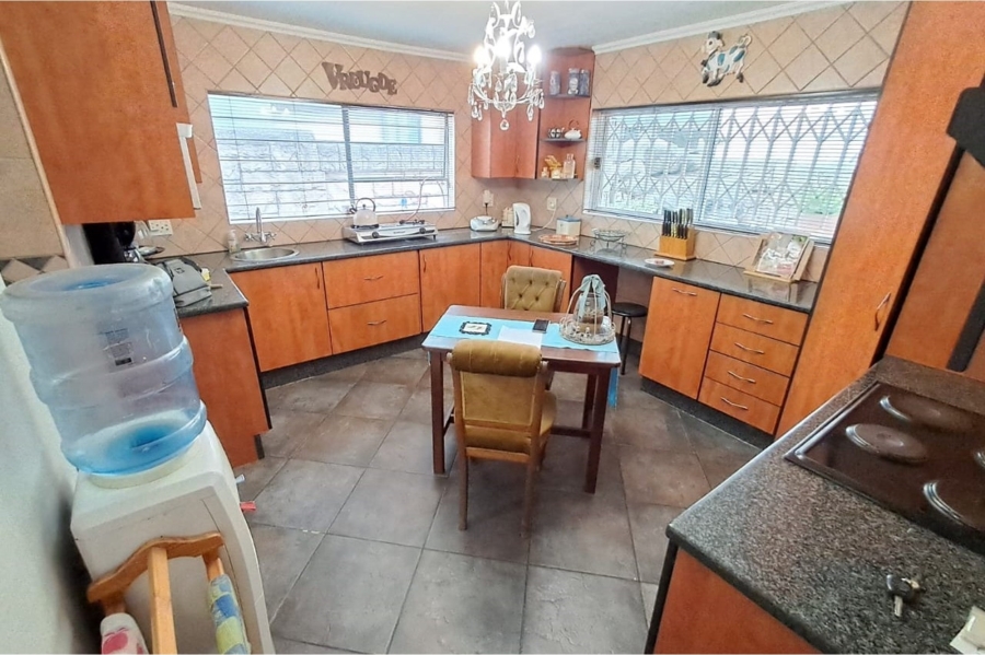 4 Bedroom Property for Sale in Eldoraigne Gauteng