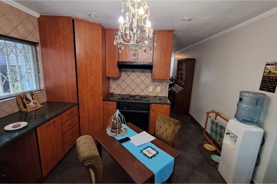 4 Bedroom Property for Sale in Eldoraigne Gauteng