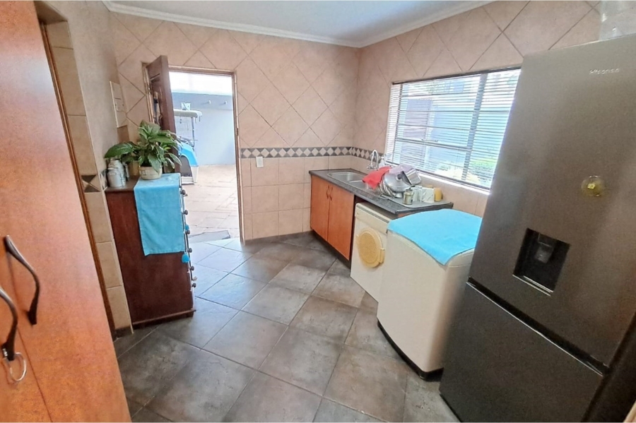 4 Bedroom Property for Sale in Eldoraigne Gauteng