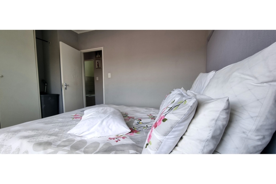 2 Bedroom Property for Sale in Linmeyer Gauteng