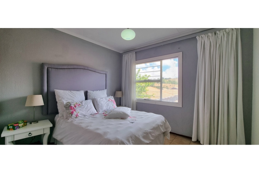 2 Bedroom Property for Sale in Linmeyer Gauteng