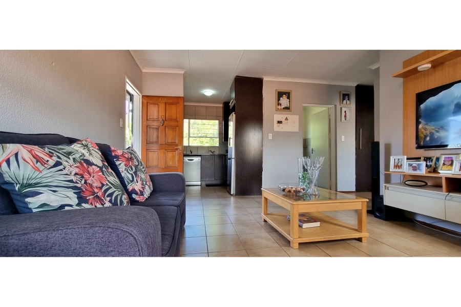 2 Bedroom Property for Sale in Linmeyer Gauteng