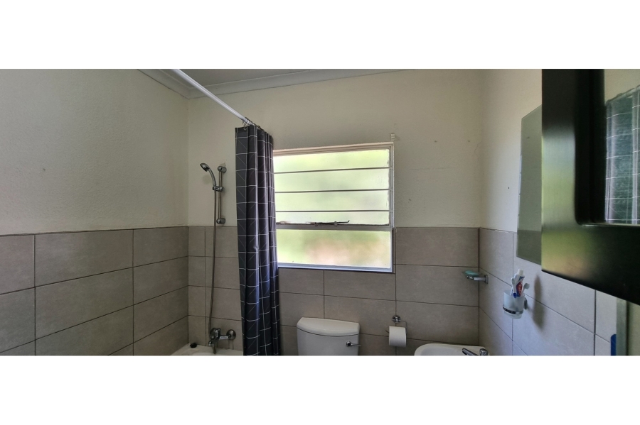 2 Bedroom Property for Sale in Linmeyer Gauteng