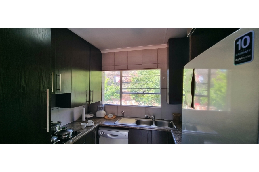 2 Bedroom Property for Sale in Linmeyer Gauteng