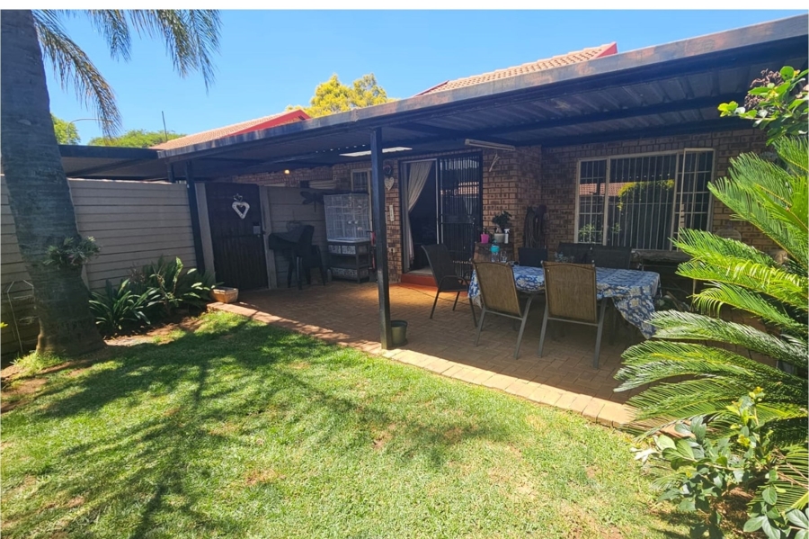 2 Bedroom Property for Sale in Wierda Park Gauteng