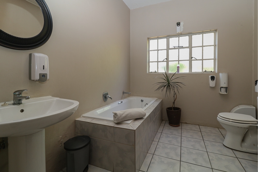 6 Bedroom Property for Sale in Farmall A H Gauteng