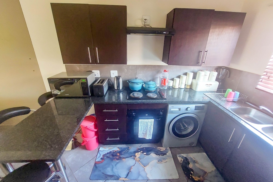 2 Bedroom Property for Sale in The Reeds Gauteng