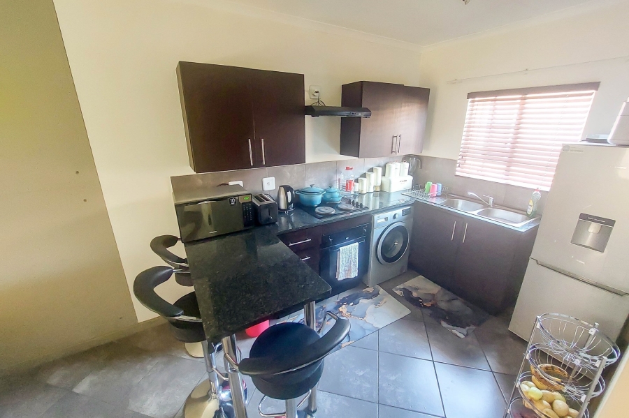 2 Bedroom Property for Sale in The Reeds Gauteng