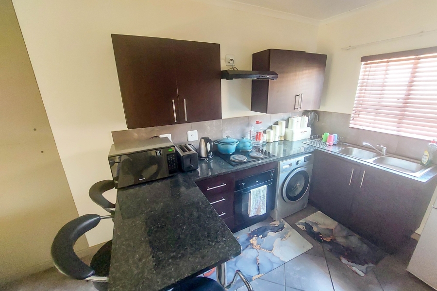 2 Bedroom Property for Sale in The Reeds Gauteng