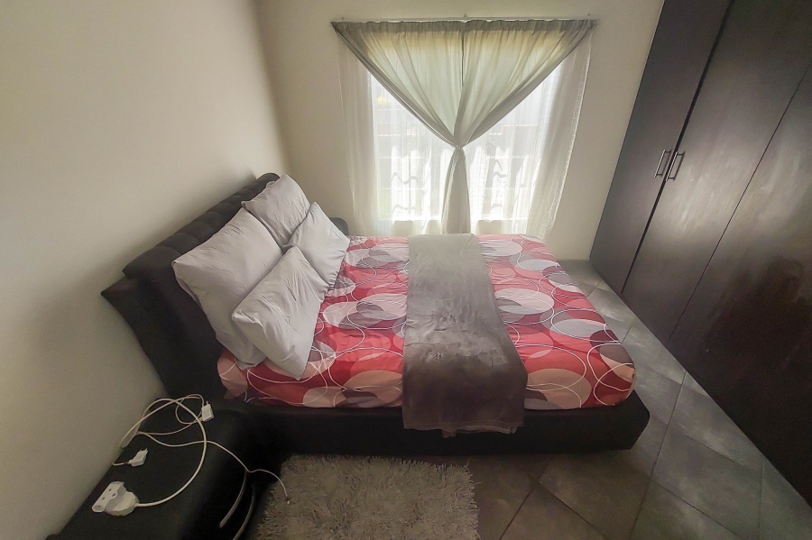 2 Bedroom Property for Sale in The Reeds Gauteng