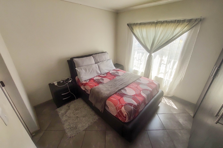 2 Bedroom Property for Sale in The Reeds Gauteng