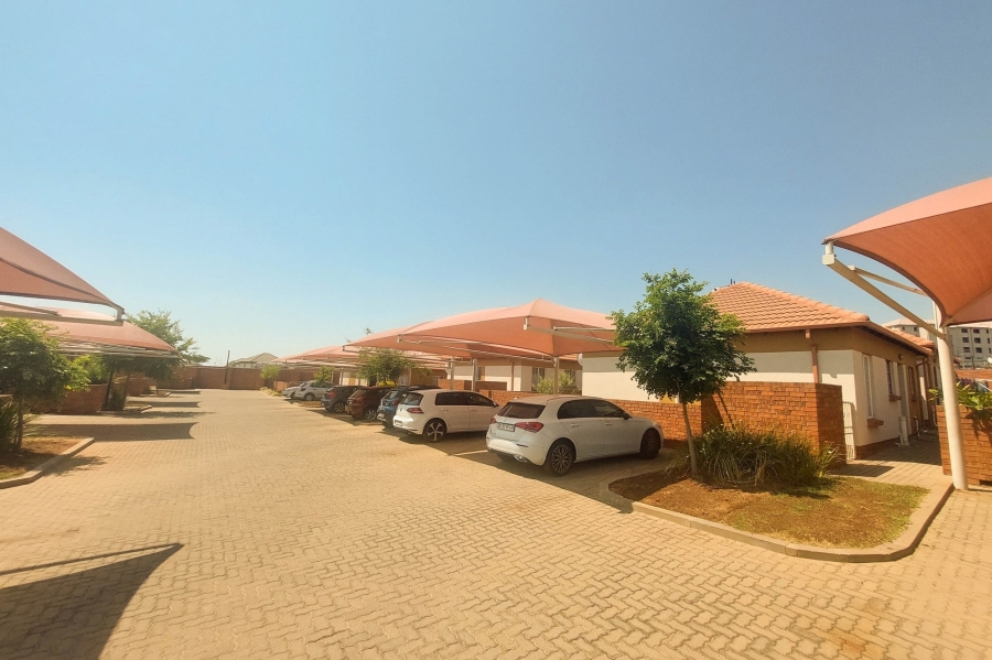 2 Bedroom Property for Sale in The Reeds Gauteng