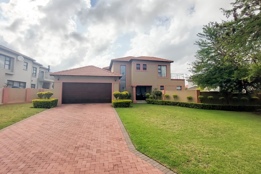 4 Bedroom Property for Sale in Stone Ridge Gauteng