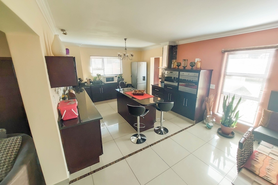 4 Bedroom Property for Sale in Stone Ridge Gauteng