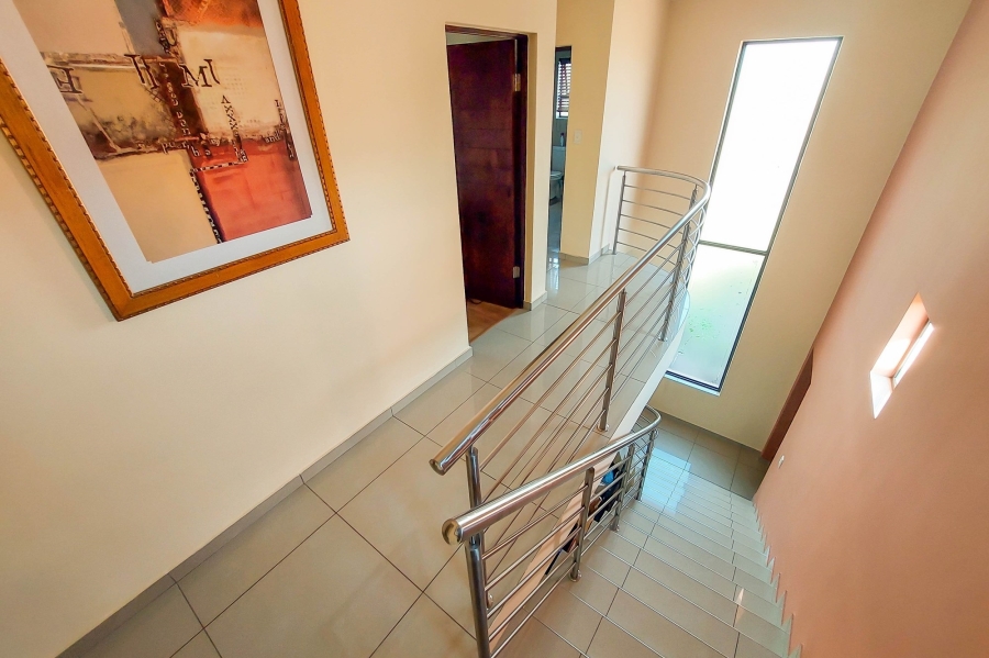 4 Bedroom Property for Sale in Stone Ridge Gauteng