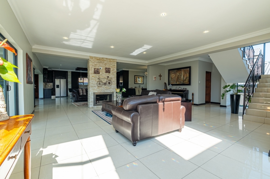 4 Bedroom Property for Sale in Waterfall Country Village Gauteng