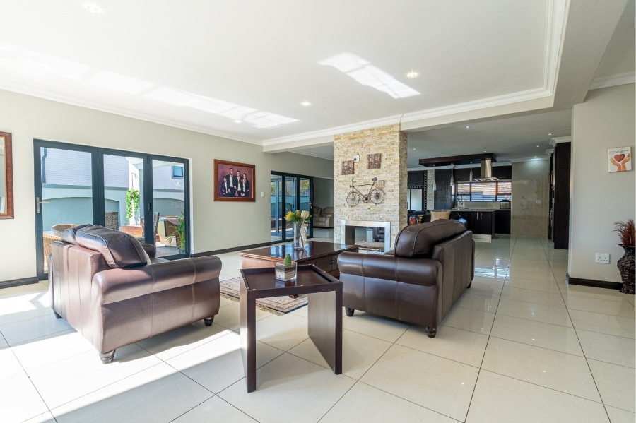 4 Bedroom Property for Sale in Waterfall Country Village Gauteng