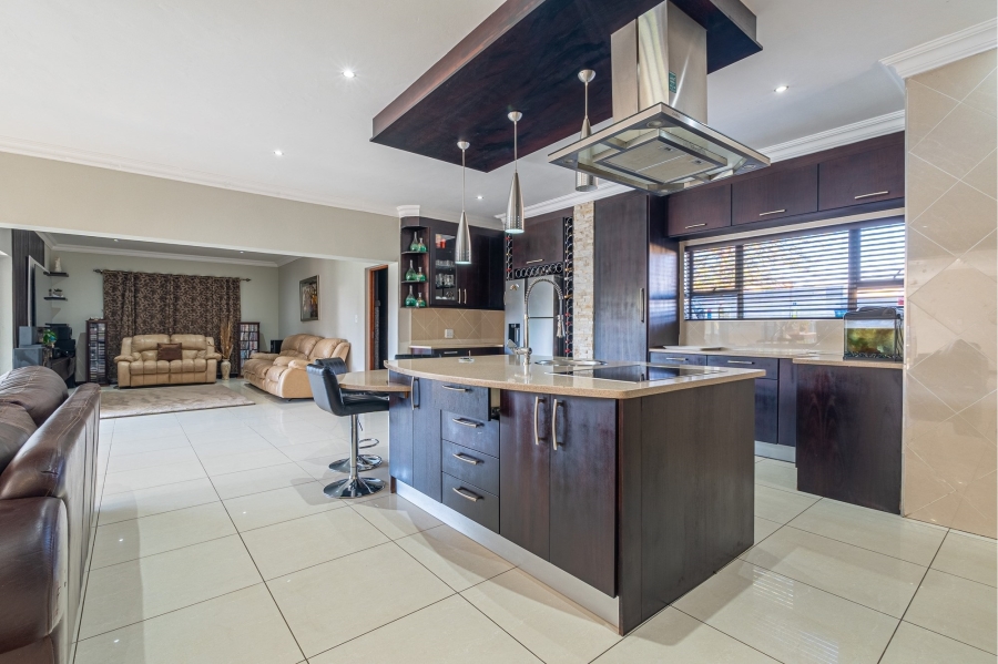 4 Bedroom Property for Sale in Waterfall Country Village Gauteng