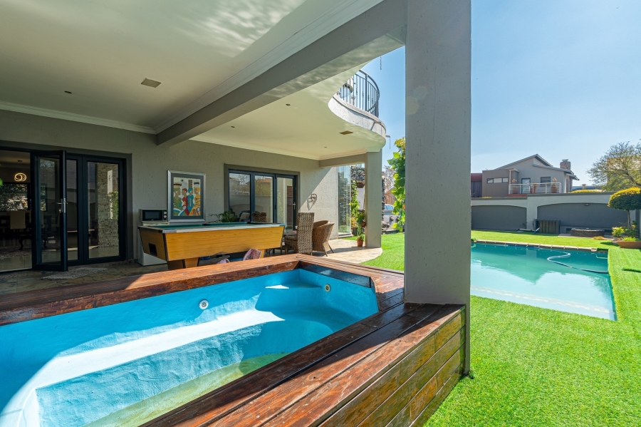 4 Bedroom Property for Sale in Waterfall Country Village Gauteng