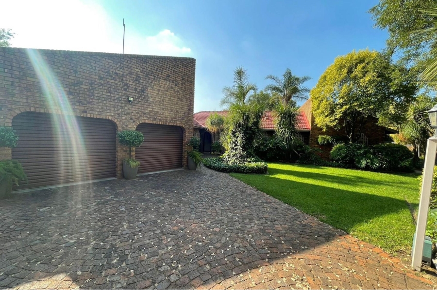 4 Bedroom Property for Sale in Petersfield Gauteng