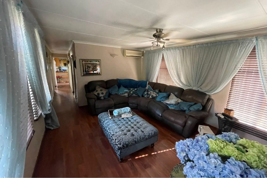 4 Bedroom Property for Sale in Petersfield Gauteng