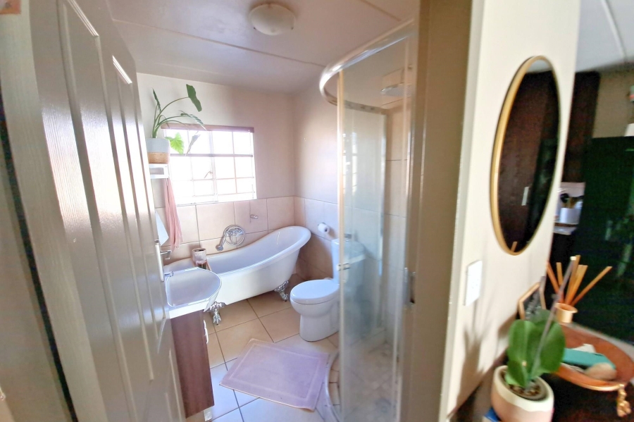 3 Bedroom Property for Sale in Olivedale Gauteng