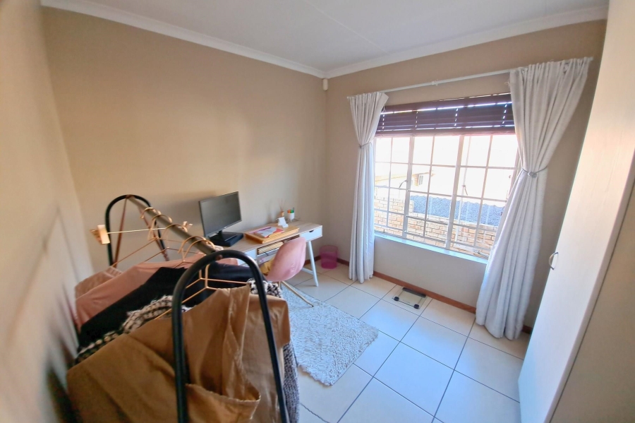 3 Bedroom Property for Sale in Olivedale Gauteng