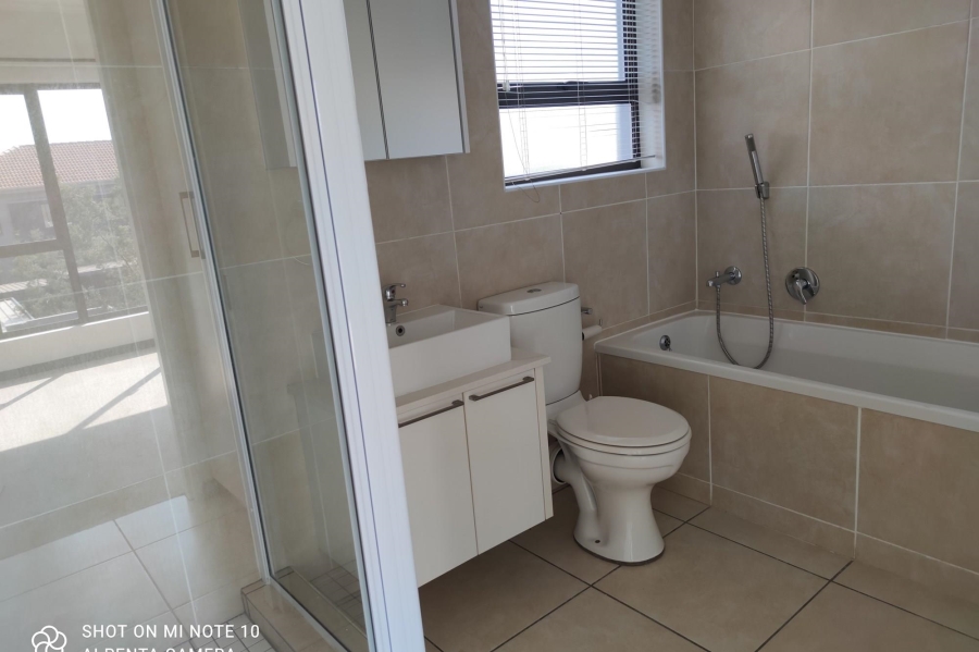 1 Bedroom Property for Sale in Lonehill Gauteng