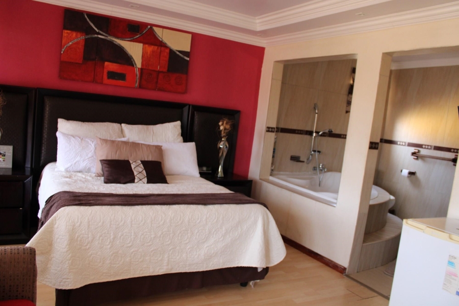 5 Bedroom Property for Sale in Amandasig Gauteng