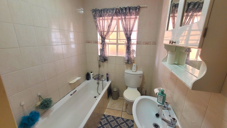 3 Bedroom Property for Sale in South Crest Gauteng