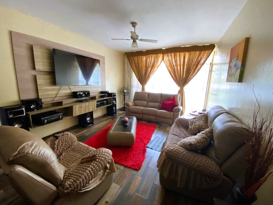 2 Bedroom Property for Sale in Vereeniging Gauteng