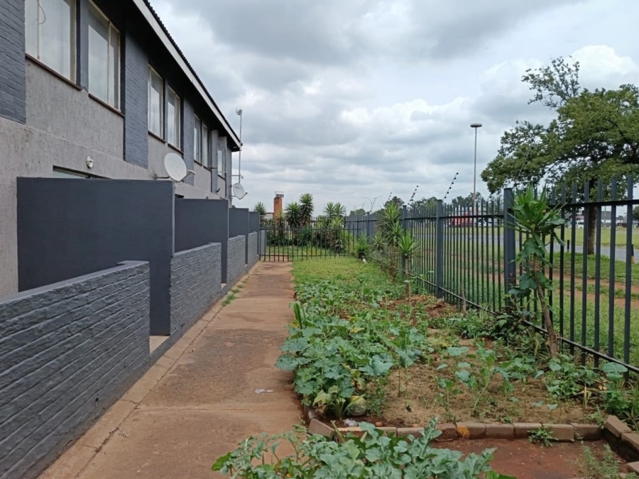 38 Bedroom Property for Sale in Vanderbijlpark Cw 6 Gauteng