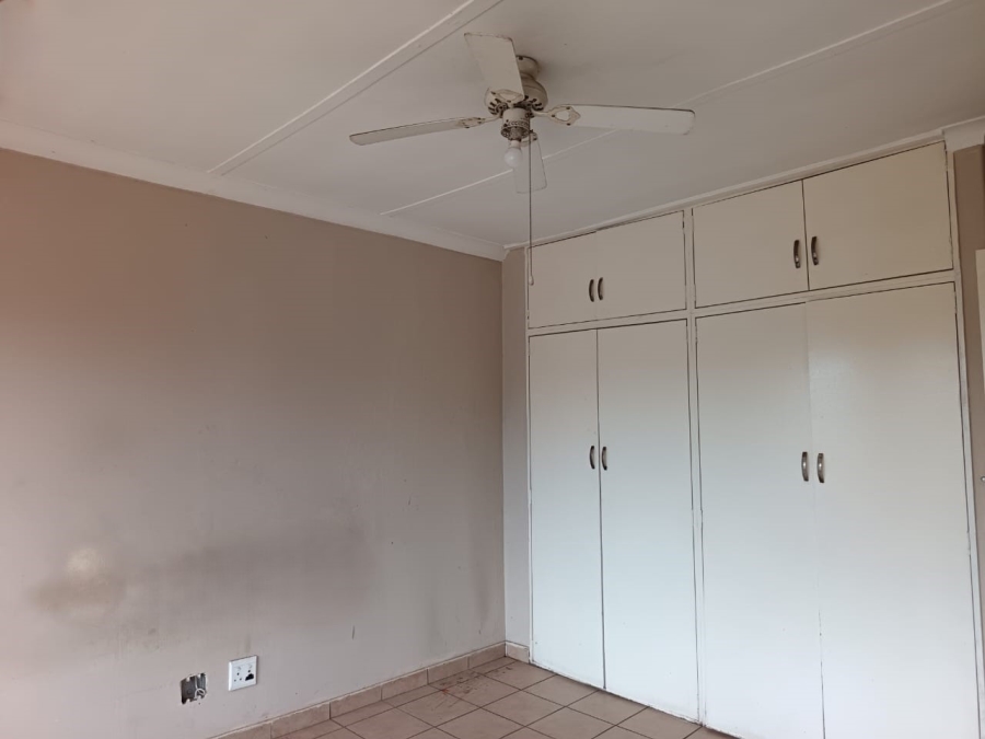 38 Bedroom Property for Sale in Vanderbijlpark Cw 6 Gauteng