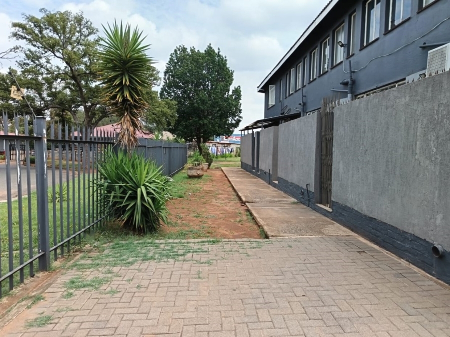 38 Bedroom Property for Sale in Vanderbijlpark Cw 6 Gauteng