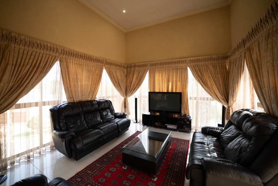 5 Bedroom Property for Sale in Dainfern Valley Gauteng