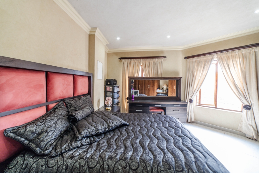 5 Bedroom Property for Sale in Dainfern Valley Gauteng