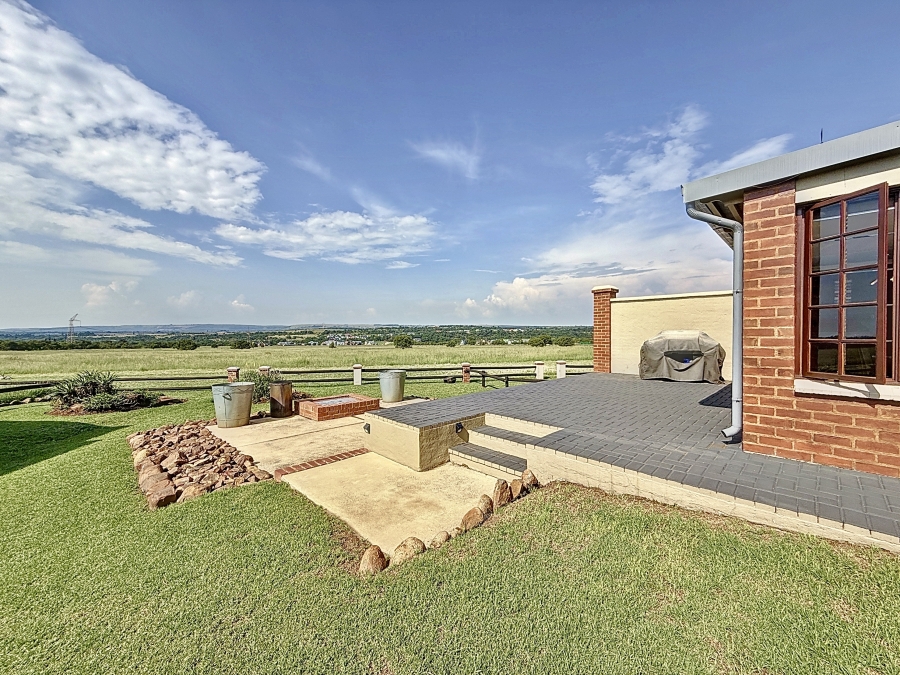 3 Bedroom Property for Sale in Waterlake Farm Lifestyle Estate Gauteng