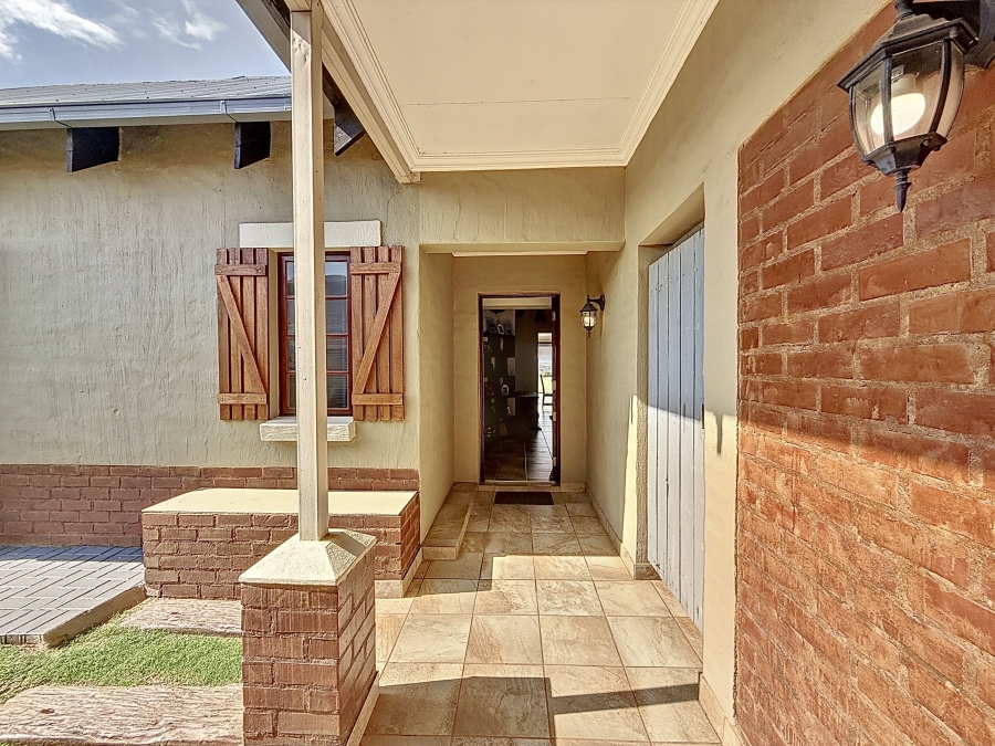 3 Bedroom Property for Sale in Waterlake Farm Lifestyle Estate Gauteng