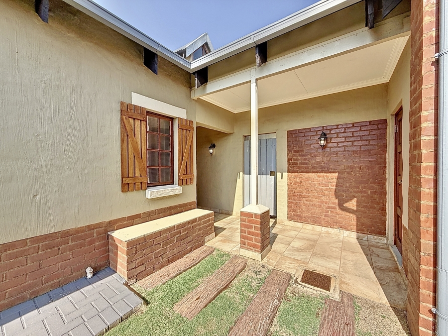 3 Bedroom Property for Sale in Waterlake Farm Lifestyle Estate Gauteng