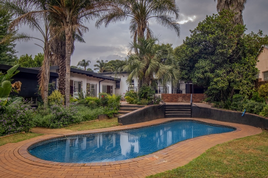 6 Bedroom Property for Sale in Constantia Kloof Gauteng